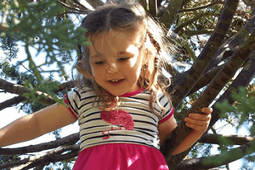 2023年农历四月廿四出生的女孩取名字大全 兔女宝宝有志气的名字大全