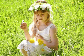 2023年农历四月廿六出生的女孩文雅高贵的名字 2023宝宝取名字大全女兔宝宝